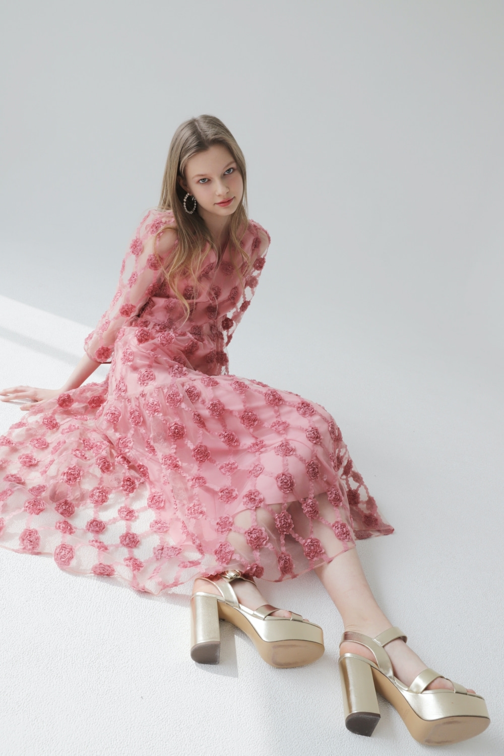 [Sample Sale 57% 배우 문가영, 아이즈원 착용] Rose garden lace dress (Pink)