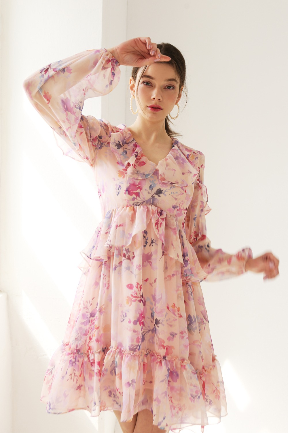 [회사원A 착용] Flower dream romantic ruffle dress (Soft peach)