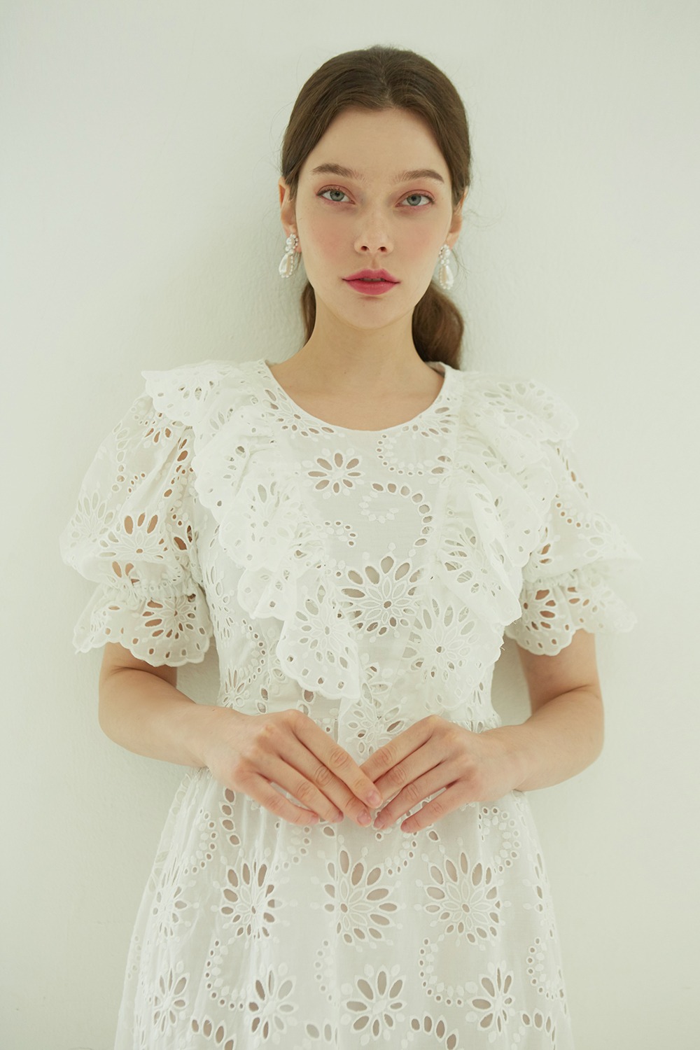 Delicate eyelet dress (White)